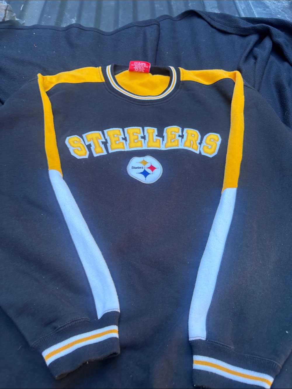 Lee Black and Gold Crewneck Steelers Pullover Vintage Crew Neck 1990s.   Colors